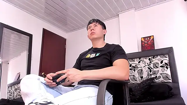 Snapshot of setsuna10 chatting on December 11, 8:39 pm setsuna10 online show from December 11, 8:39 pm