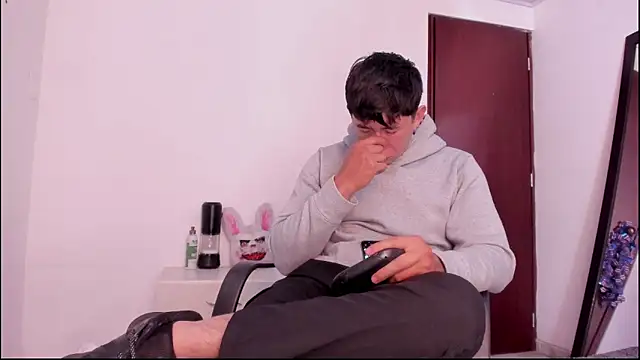 Snapshot of setsuna10 chatting on September 18, 8:44 pm setsuna10 online show from September 18, 8:44 pm