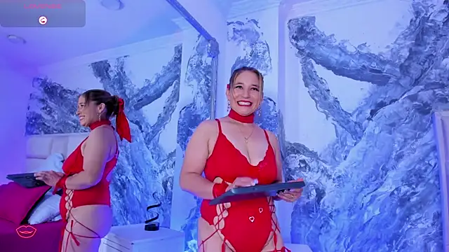 AuroraRojas online show from March 8, 2:30 pm