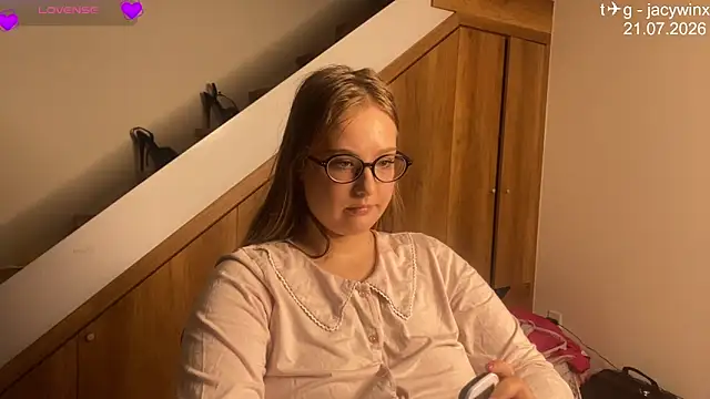 JacyWinslat online show from July 21, 5:04 pm