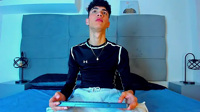 NeoRaptis online show from February 18, 8:25 pm