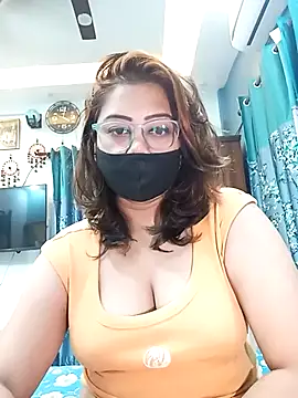 Snapshot of Cute-mona chatting on October 3, 10:34 am Cute-mona online show from October 3, 10:34 am