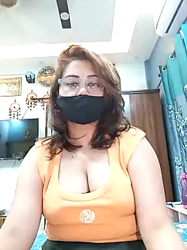 Snapshot of Cute-mona chatting on October 5, 9:29 am Cute-mona online show from October 5, 9:29 am