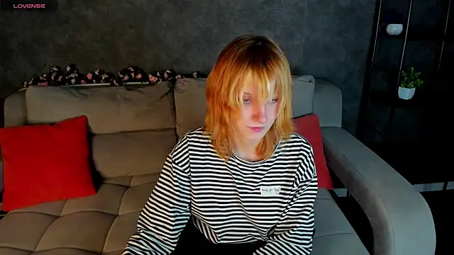 Little Chips online show from April 21, 5:28 pm