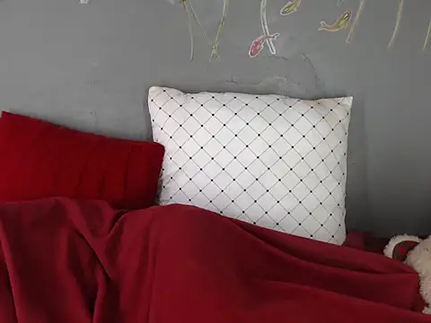 cupidlips online show from January 18, 5:20 am