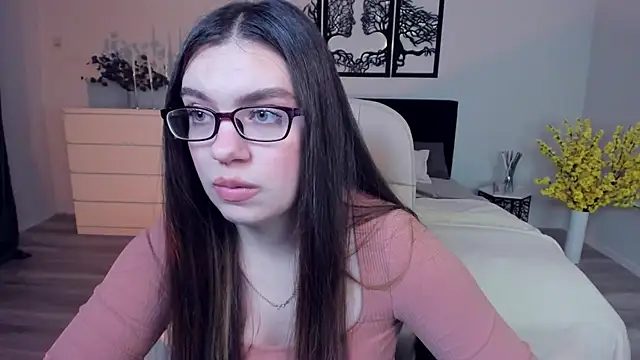DaniellaLovely online show from December 6, 2:28 pm
