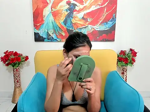 evaaelfiee online show from March 13, 3:35 am