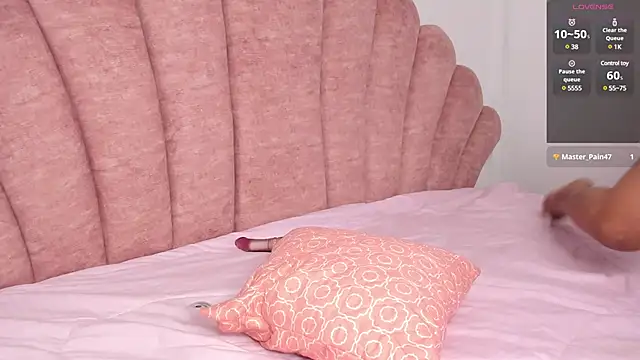 zully 01 online show from December 10, 5:11 pm