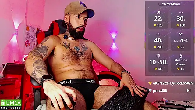 Snapshot of Diilanhott chatting on May 16, 1:02 am Diilanhott online show from May 16, 1:02 am