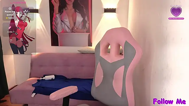 vittorialombardi   online show from October 26, 7:25 am