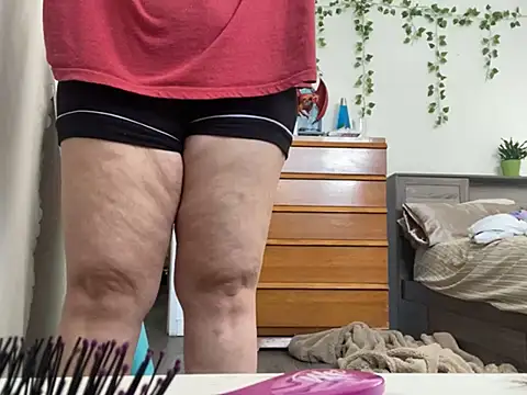 Snapshot of Kittyymaze1 chatting on February 20, 7:41 pm Kittyymaze1 online show from February 20, 7:41 pm