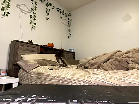 Snapshot of Kittyymaze1 chatting on September 30, 12:10 pm Kittyymaze1 online show from September 30, 12:10 pm