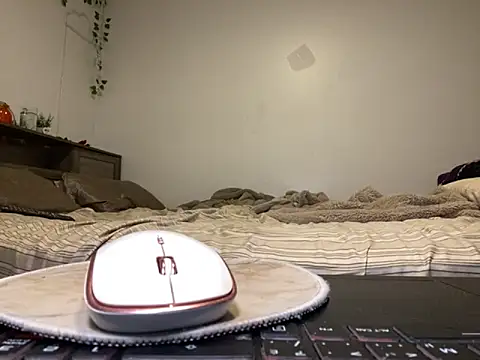 Snapshot of Kittyymaze1 chatting on October 6, 12:02 pm Kittyymaze1 online show from October 6, 12:02 pm