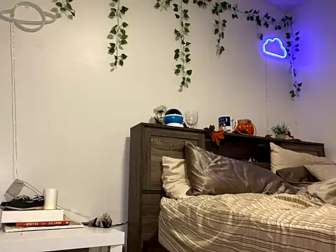 Snapshot of Kittyymaze1 chatting on October 30, 1:01 pm Kittyymaze1 online show from October 30, 1:01 pm