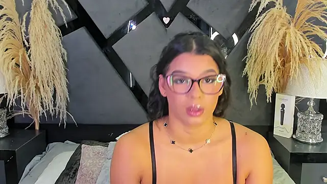 TiaraRosse online show from March 31, 5:19 am