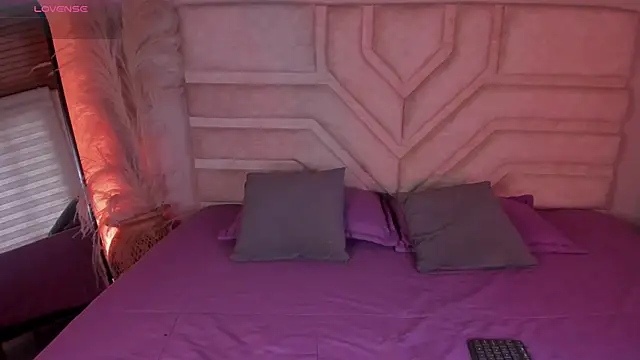 Rebeca Williams  online show from January 11, 8:03 pm