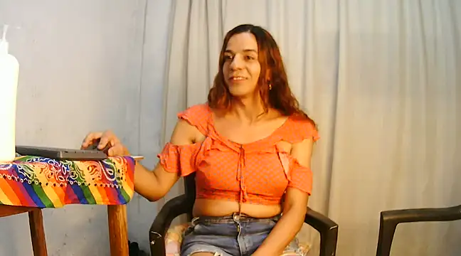 Snapshot of Oh_Tique chatting on January 24, 4:37 am Oh Tique online show from January 24, 4:37 am