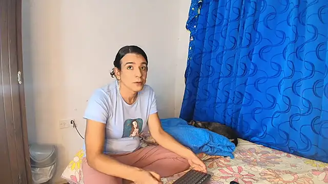 Snapshot of Oh_Tique chatting on November 14, 7:45 pm Oh Tique online show from November 14, 7:45 pm