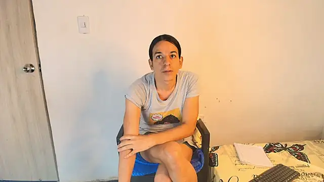 Snapshot of Oh_Tique chatting on November 27, 3:25 pm Oh Tique online show from November 27, 3:25 pm