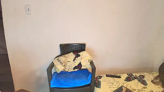 Snapshot of Oh_Tique chatting on November 28, 7:38 pm Oh Tique online show from November 28, 7:38 pm