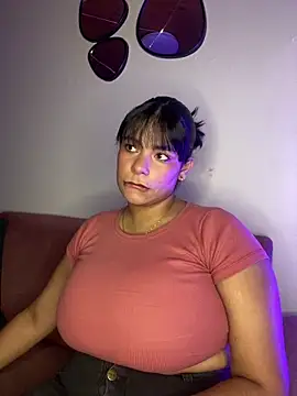 Snapshot of Isabella_boobd chatting on June 13, 4:10 am Isabella boobd online show from June 13, 4:10 am
