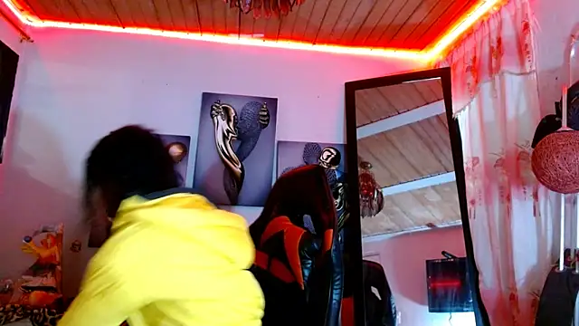 Snapshot of Maidi_ chatting on September 12, 1:55 pm Maidi online show from September 12, 1:55 pm