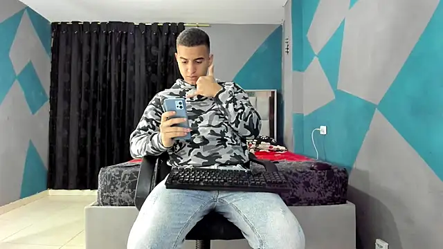 simookeler online show from February 13, 10:33 pm