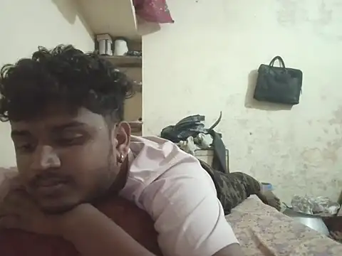 Snapshot of heartless__95 chatting on June 22, 2:36 pm heartless 95 online show from June 22, 2:36 pm
