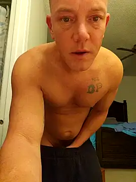 Snapshot of Bigtater1999 chatting on January 31, 1:43 am Bigtater1999 online show from January 31, 1:43 am