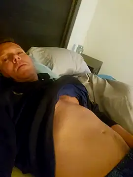 Snapshot of Bigtater1999 chatting on November 9, 2:15 pm Bigtater1999 online show from November 9, 2:15 pm