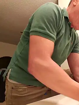 Snapshot of Bigtater1999 chatting on November 11, 12:10 am Bigtater1999 online show from November 11, 12:10 am