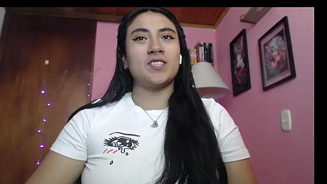 bunnyemilyrose36 online show from December 13, 6:05 pm