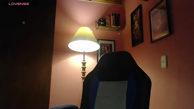 bunnyemilyrose36 online show from December 24, 6:22 am