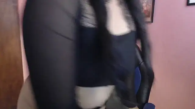 bunnyemilyrose36 online show from April 22, 2:29 pm