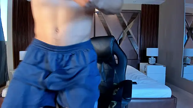 Aaron Scoot online show from December 5, 9:06 pm