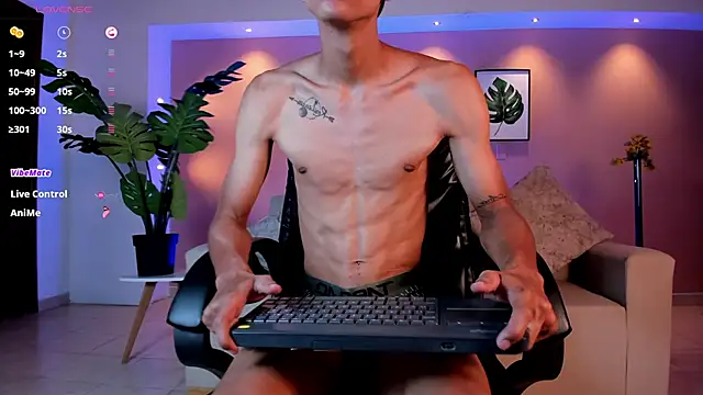 Aaron Scoot online show from January 25, 11:32 pm