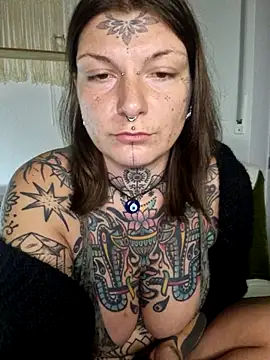 lizzardqueeen online show from November 15, 4:10 am