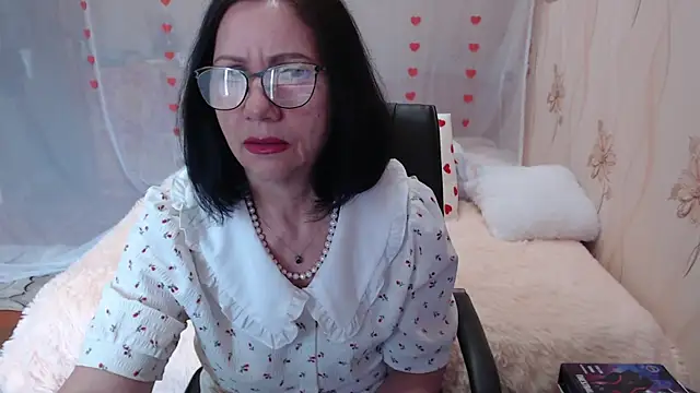 Snapshot of OlgaHottie chatting on March 13, 11:27 pm OlgaHottie online show from March 13, 11:27 pm