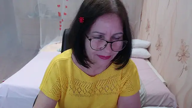 Snapshot of OlgaHottie chatting on October 12, 11:15 pm OlgaHottie online show from October 12, 11:15 pm