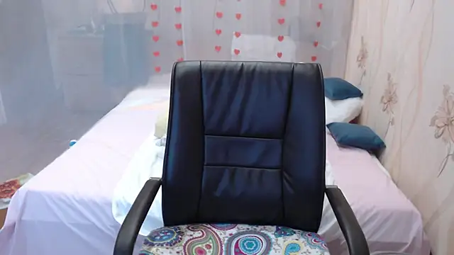 Snapshot of OlgaHottie chatting on October 20, 11:27 pm OlgaHottie online show from October 20, 11:27 pm