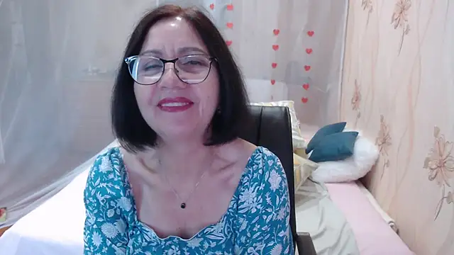 Snapshot of OlgaHottie chatting on October 28, 11:29 pm OlgaHottie online show from October 28, 11:29 pm