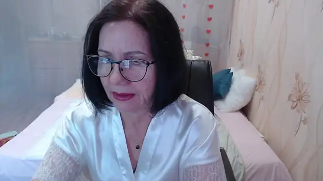 Snapshot of OlgaHottie chatting on November 3, 12:02 am OlgaHottie online show from November 3, 12:02 am