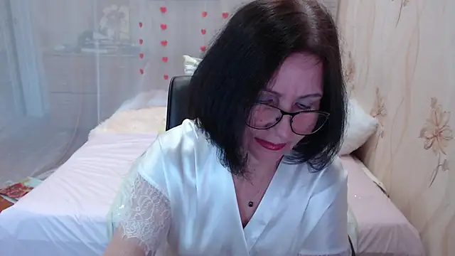 Snapshot of OlgaHottie chatting on November 22, 11:37 pm OlgaHottie online show from November 22, 11:37 pm