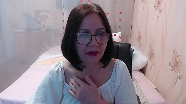 Snapshot of OlgaHottie chatting on December 4, 11:35 pm OlgaHottie online show from December 4, 11:35 pm