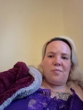 Bigbustedcurvylady online show from May 18, 6:25 pm