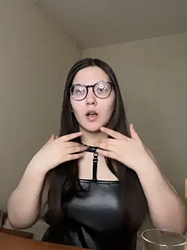 Snapshot of Prudie_Gabriella chatting on November 3, 6:58 am Prudie Gabriella online show from November 3, 6:58 am