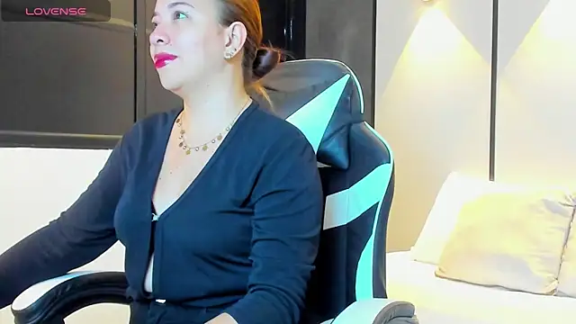 alma fenix online show from October 14, 12:50 pm