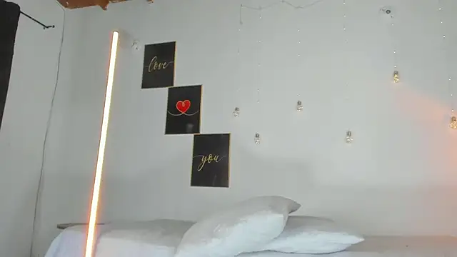 angelinepossy online show from March 7, 3:29 am