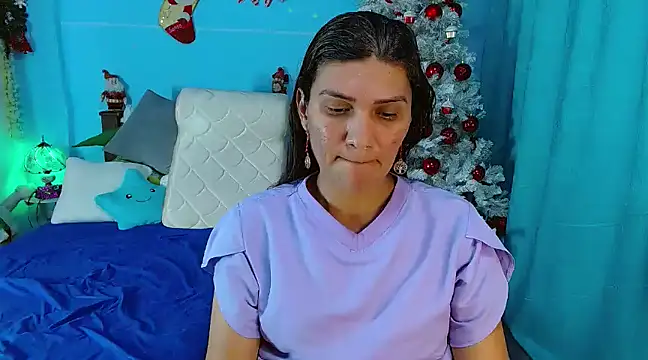 Snapshot of venus_swet_ chatting on December 18, 12:54 am venus swet  online show from December 18, 12:54 am