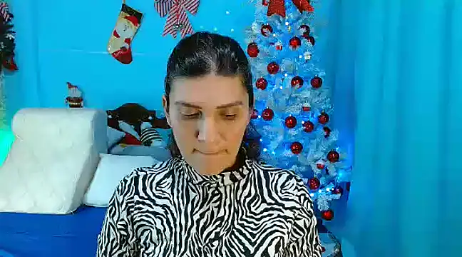 Snapshot of venus_swet_ chatting on December 31, 1:04 am venus swet  online show from December 31, 1:04 am